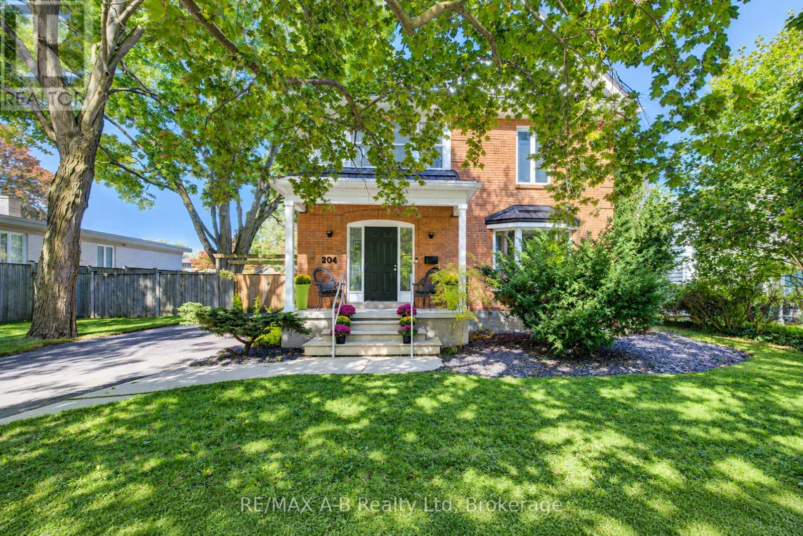 204 Delamere Avenue, Stratford, Ontario  N5A 4Z5 - Photo 2 - X13829822