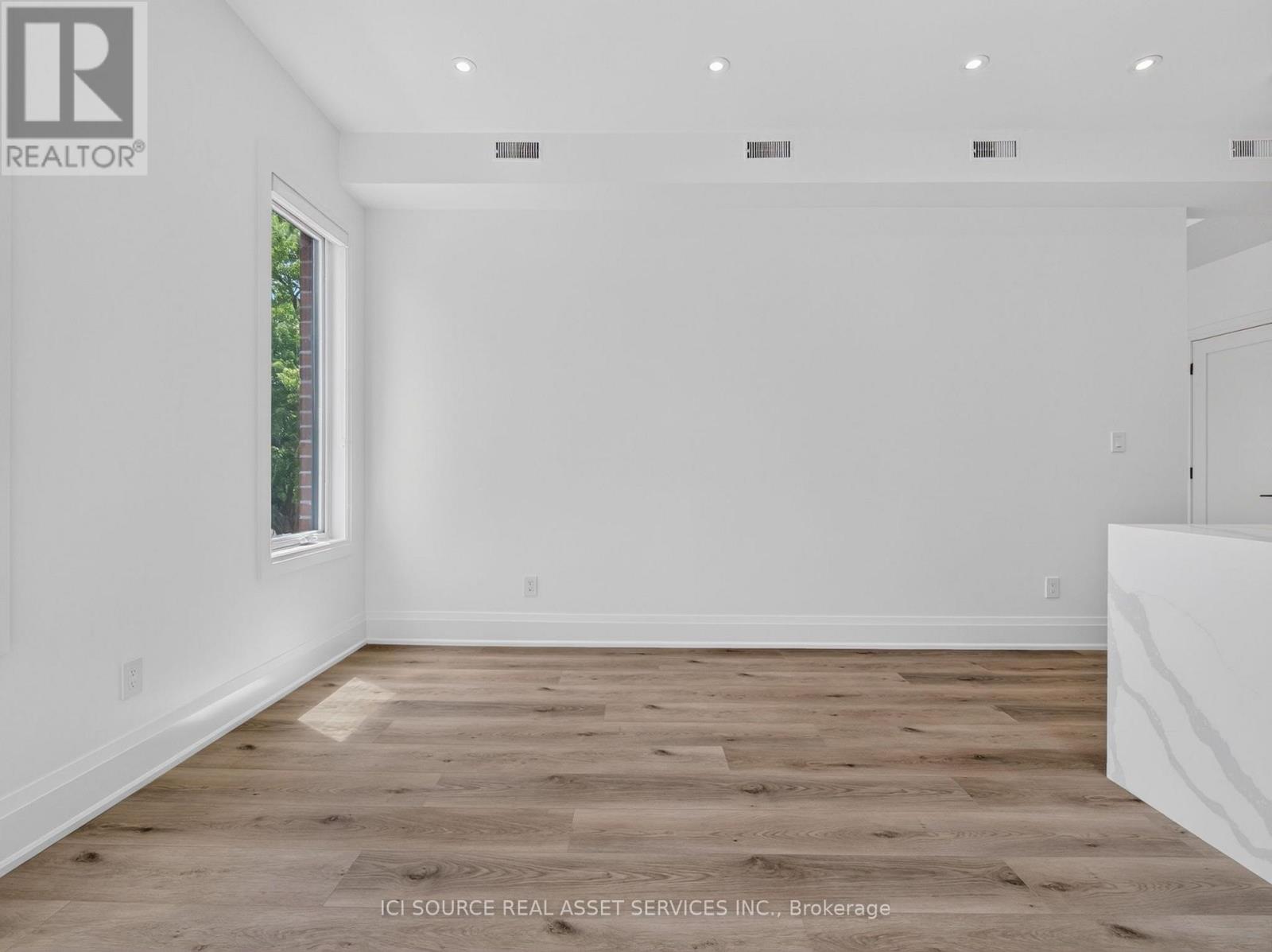Unit 2 - 28 Norcross Road, Toronto, Ontario  M3H 2R4 - Photo 6 - C13829826