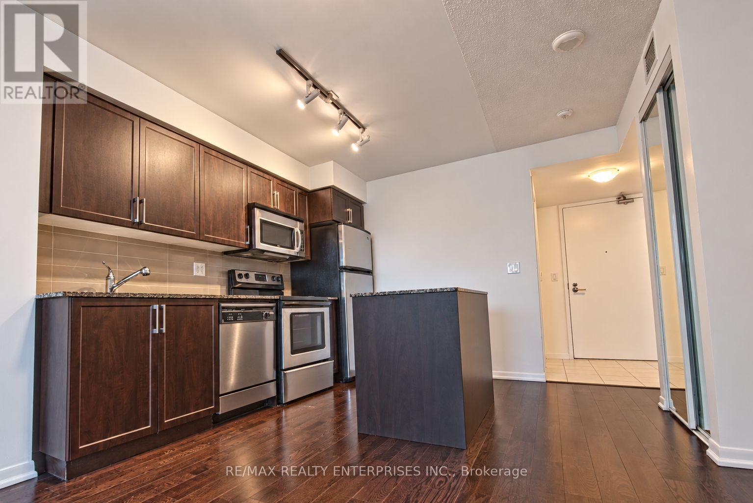 612 - 215 FORT YORK BOULEVARD Toronto (Waterfront Communities) Ontario Canada M5V4A2 3