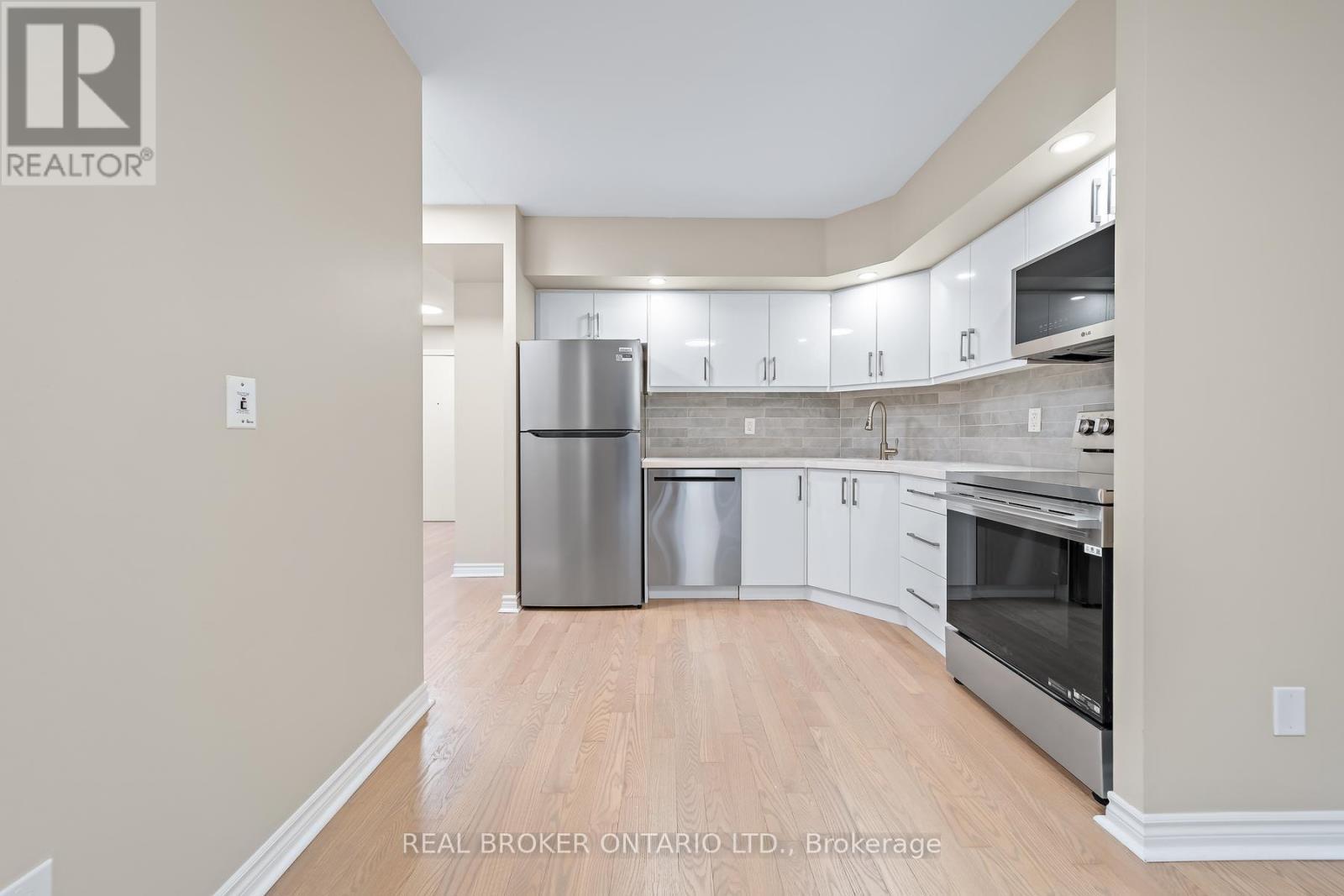 1526 - 250 Wellington Street W, Toronto, Ontario  M5V 3P6 - Photo 2 - C13829970