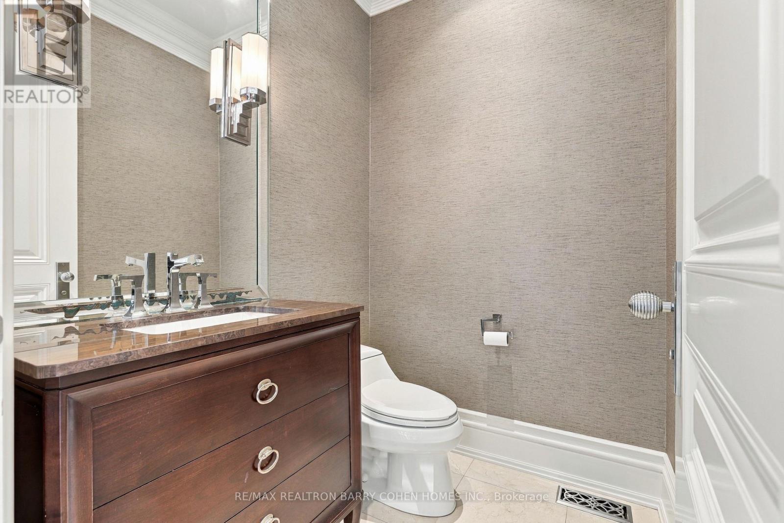 11 Doon Road, Toronto, Ontario  M2L 1M1 - Photo 14 - C13830056