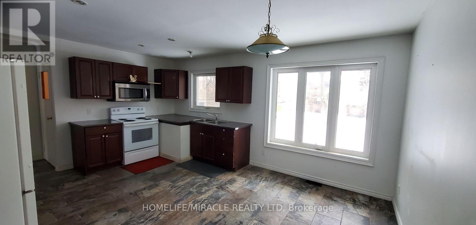 544 Gillmoss Road, Pickering, Ontario L1W 3J4 - Photo 3 - E13830022