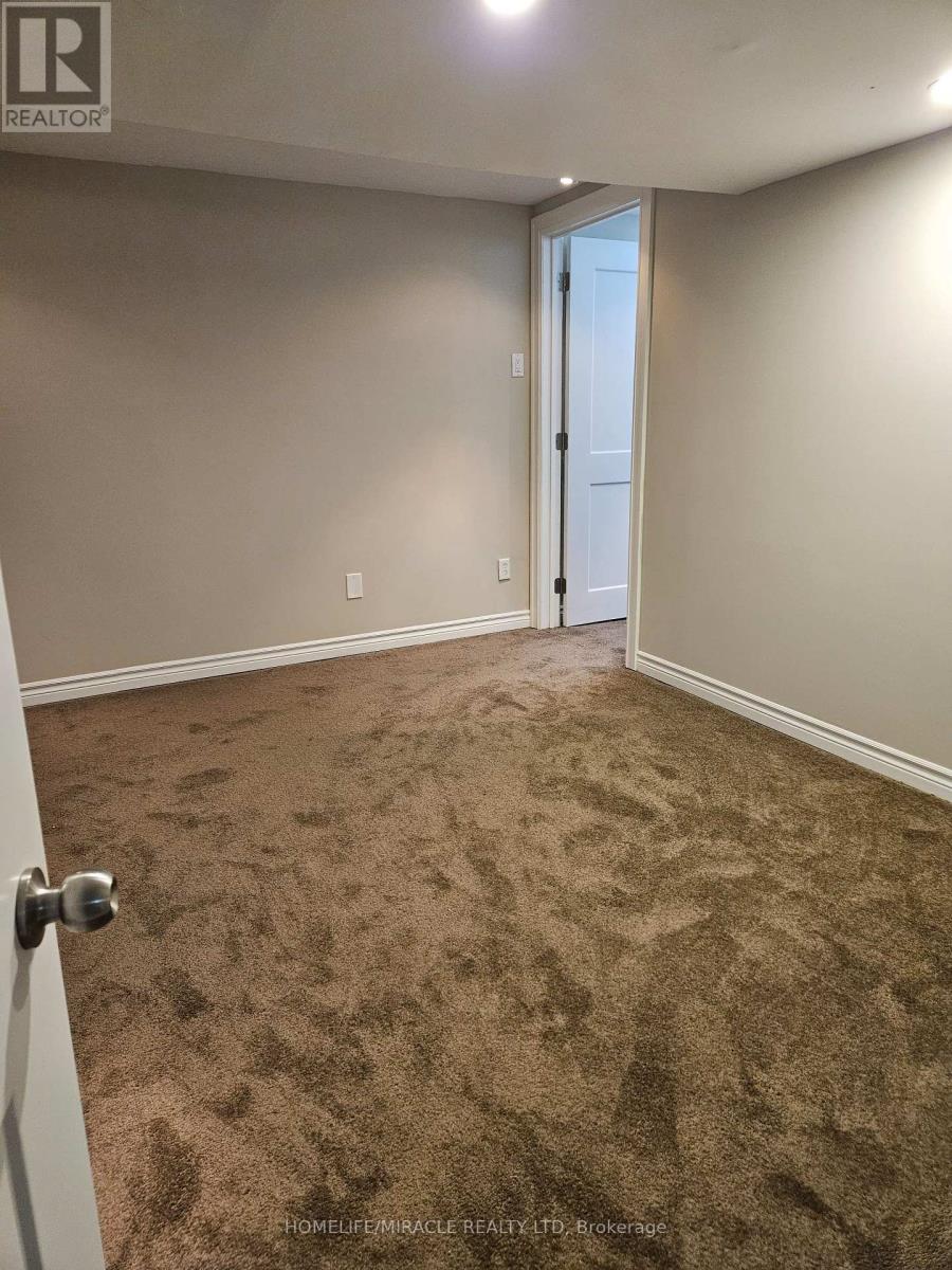 544 Gillmoss Road, Pickering, Ontario L1W 3J4 - Photo 4 - E13830022