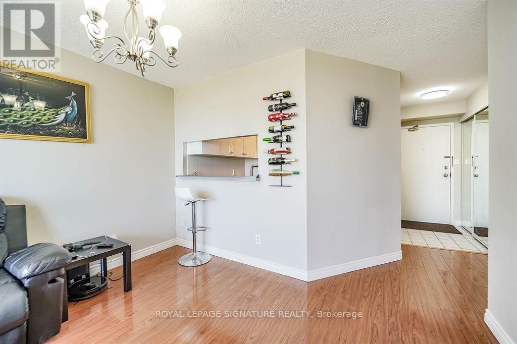611 - 2550 Lawrence Avenue E, Toronto, Ontario  M1P 2R7 - Photo 9 - E13830050