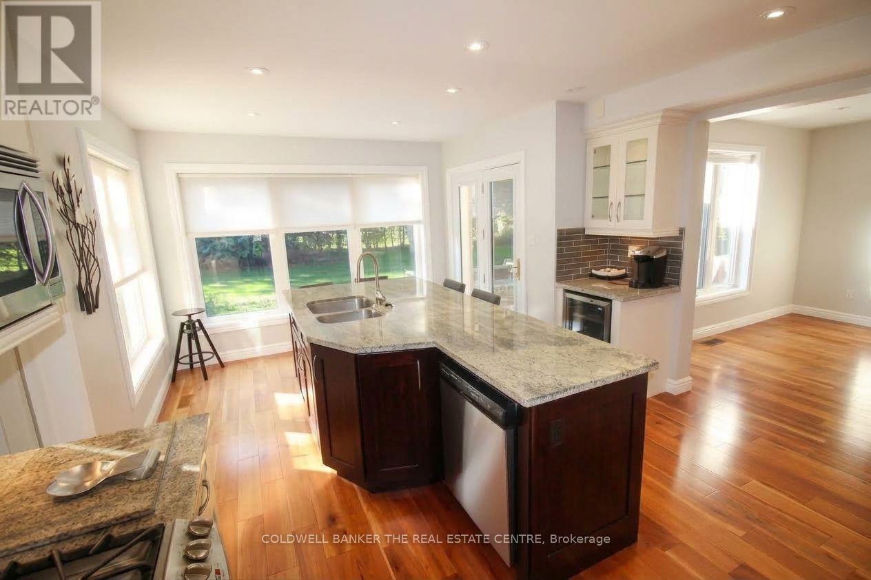 11 Ramsden Crescent, East Gwillimbury, Ontario  L0G 1V0 - Photo 5 - N13829964