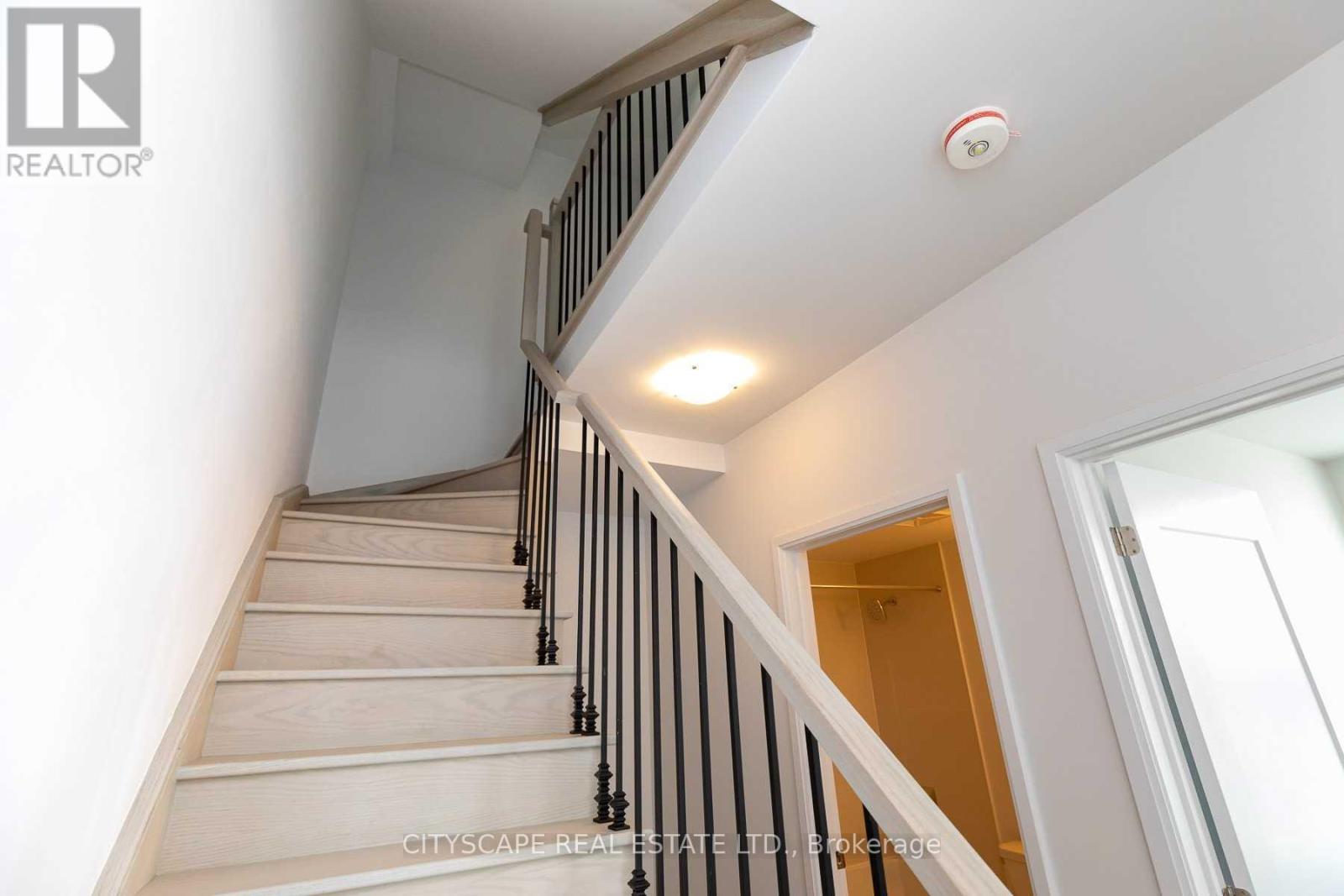 Th 01 - 1010 Portage Parkway, Vaughan, Ontario  L4K 0K3 - Photo 13 - N13830006