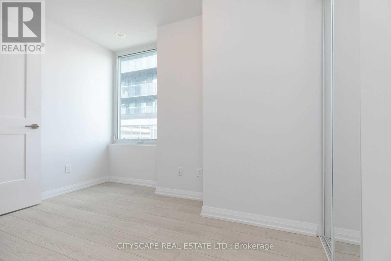 Th 01 - 1010 Portage Parkway, Vaughan, Ontario  L4K 0K3 - Photo 16 - N13830006