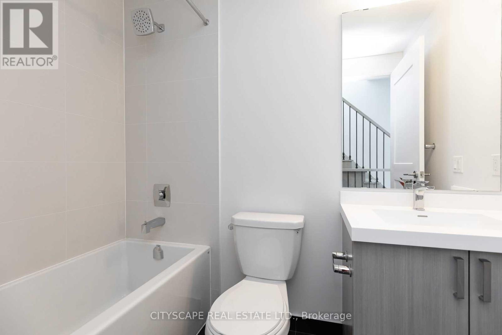 Th 01 - 1010 Portage Parkway, Vaughan, Ontario  L4K 0K3 - Photo 18 - N13830006