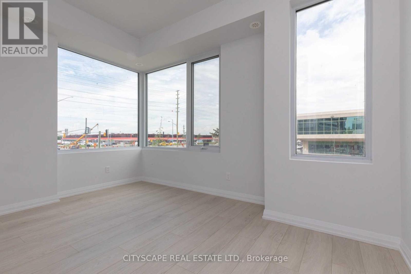 Th 01 - 1010 Portage Parkway, Vaughan, Ontario  L4K 0K3 - Photo 8 - N13830006