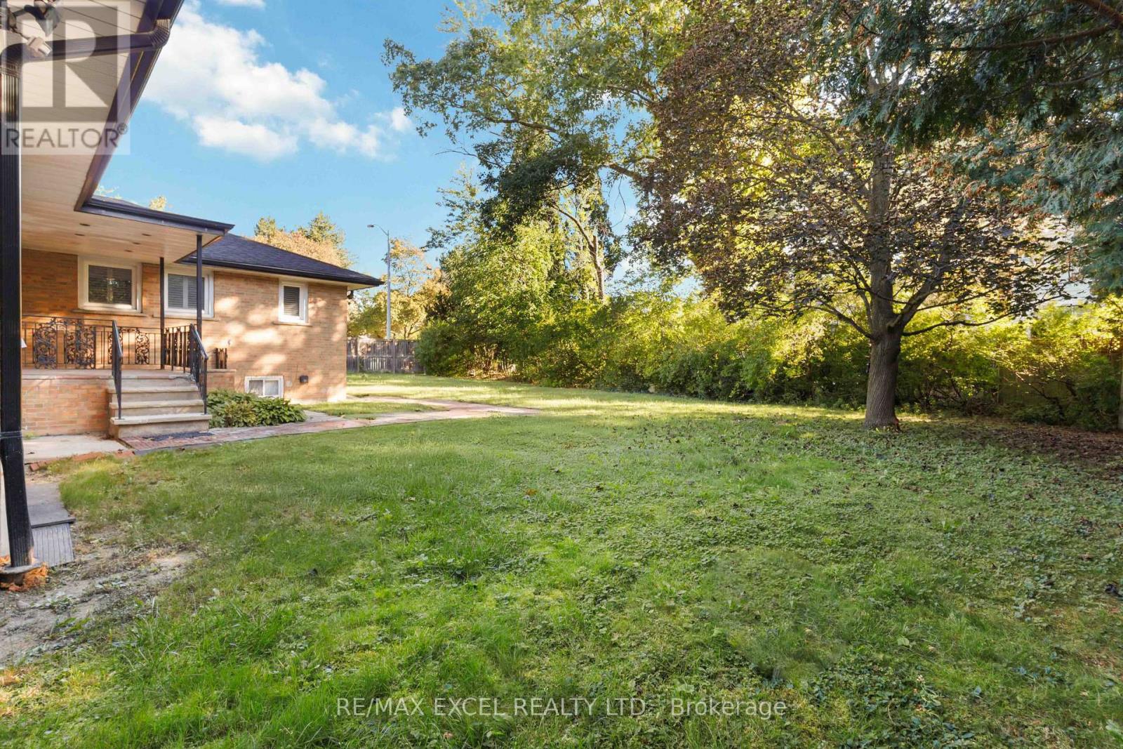 20 Oxbow Road, Toronto, Ontario  M3B 2A2 - Photo 29 - C13828078