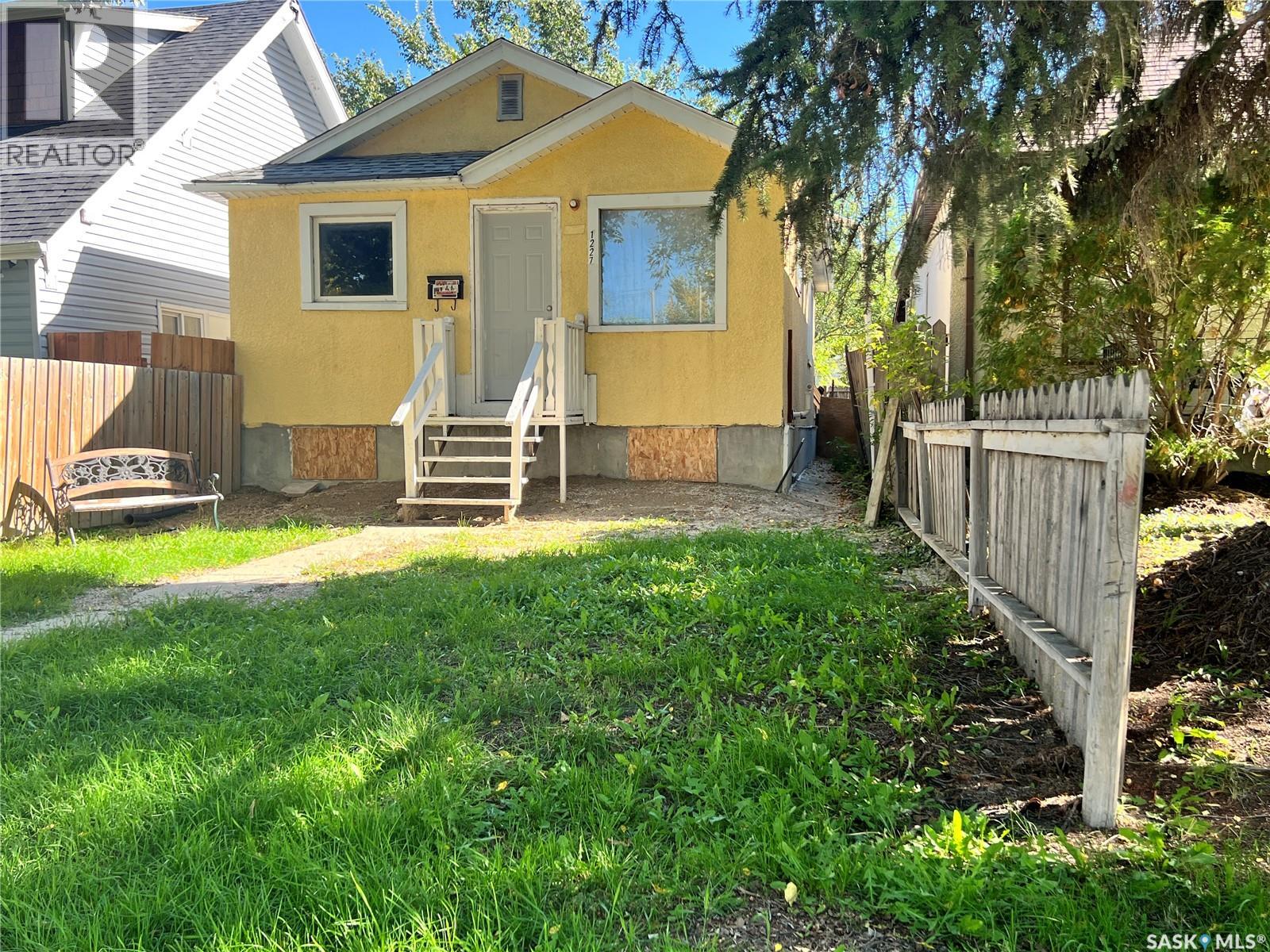 1227 Wascana Street, Regina, Saskatchewan  S4T 4J2 - Photo 1 - SK049597