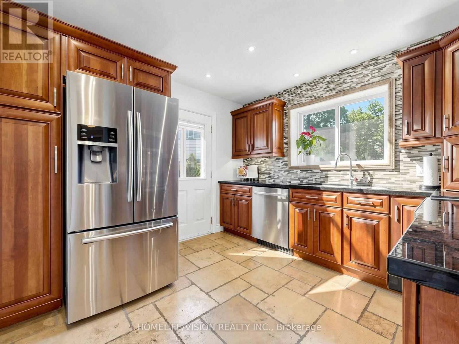 9 Lyndfield Crescent, Brampton, Ontario  L6W 2P4 - Photo 10 - W13829870