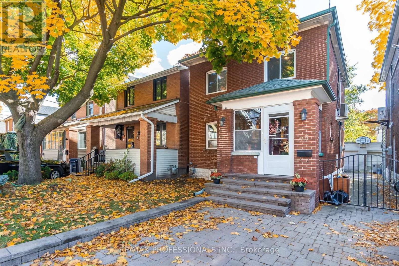 25 METHUEN AVENUE, Toronto, Ontario