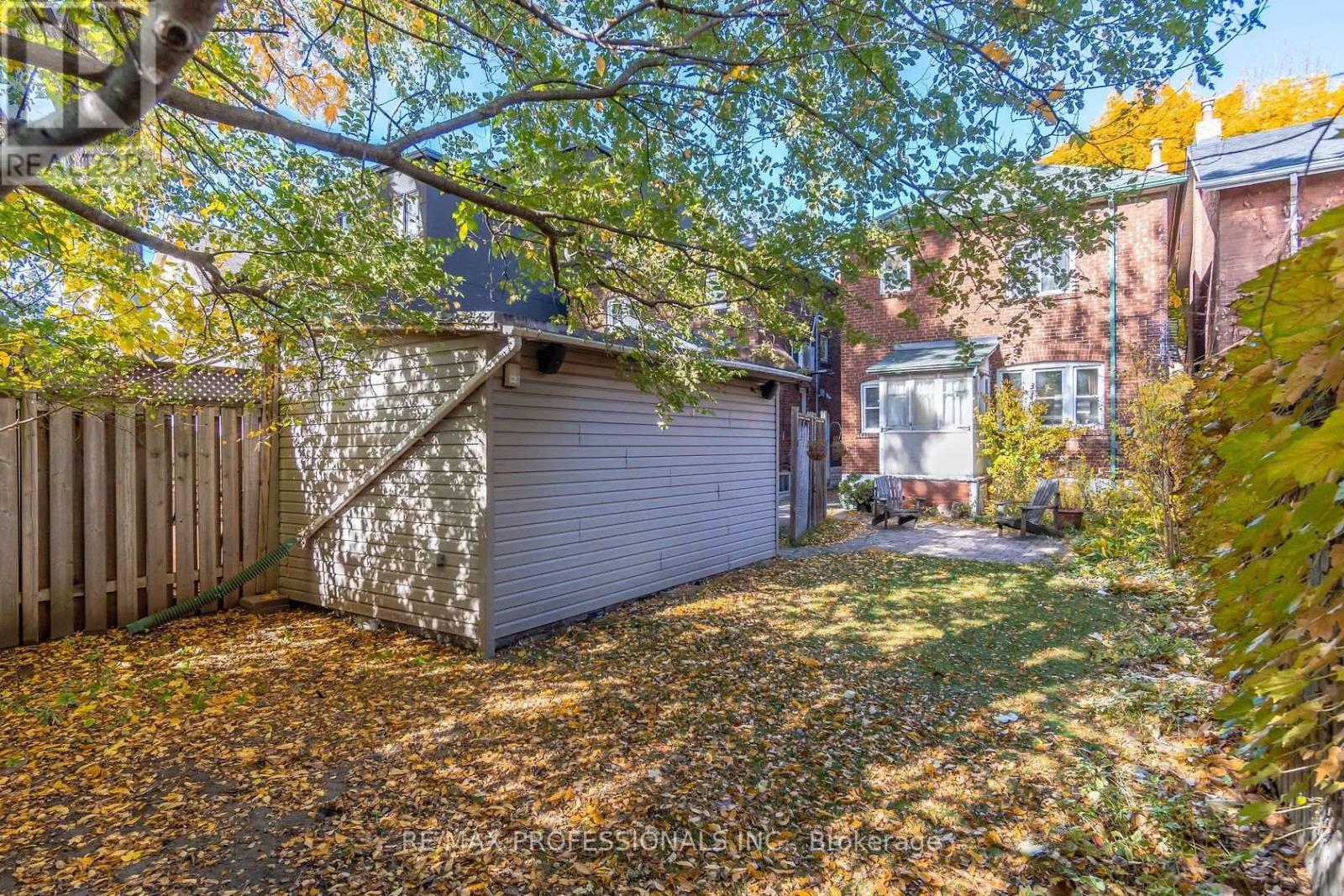 25 Methuen Avenue, Toronto, Ontario  M6S 1Z7 - Photo 3 - W13829878