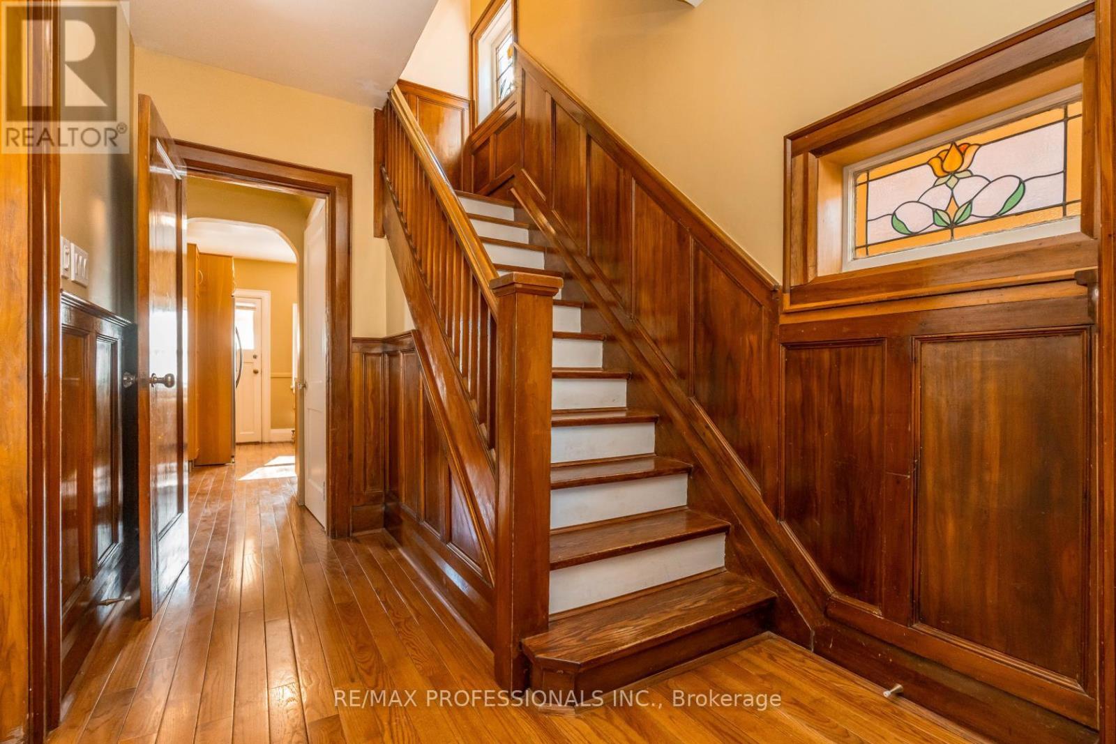 25 Methuen Avenue, Toronto, Ontario  M6S 1Z7 - Photo 6 - W13829878