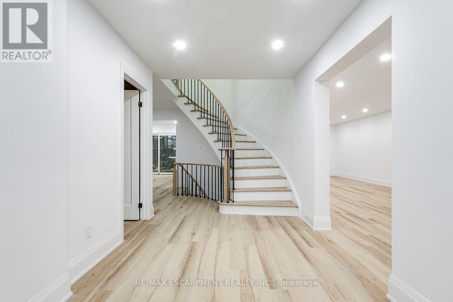2104 Mississauga Road, Mississauga, Ontario  L5H 2K6 - Photo 2 - W13829980