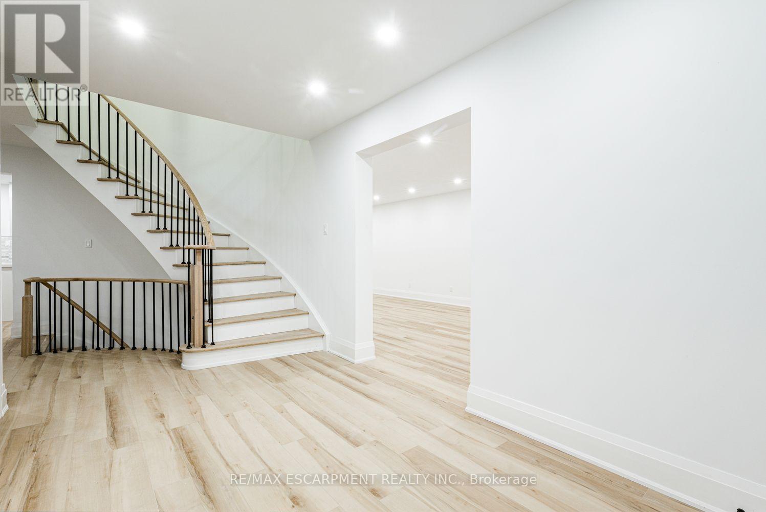 2104 Mississauga Road, Mississauga, Ontario  L5H 2K6 - Photo 3 - W13829980