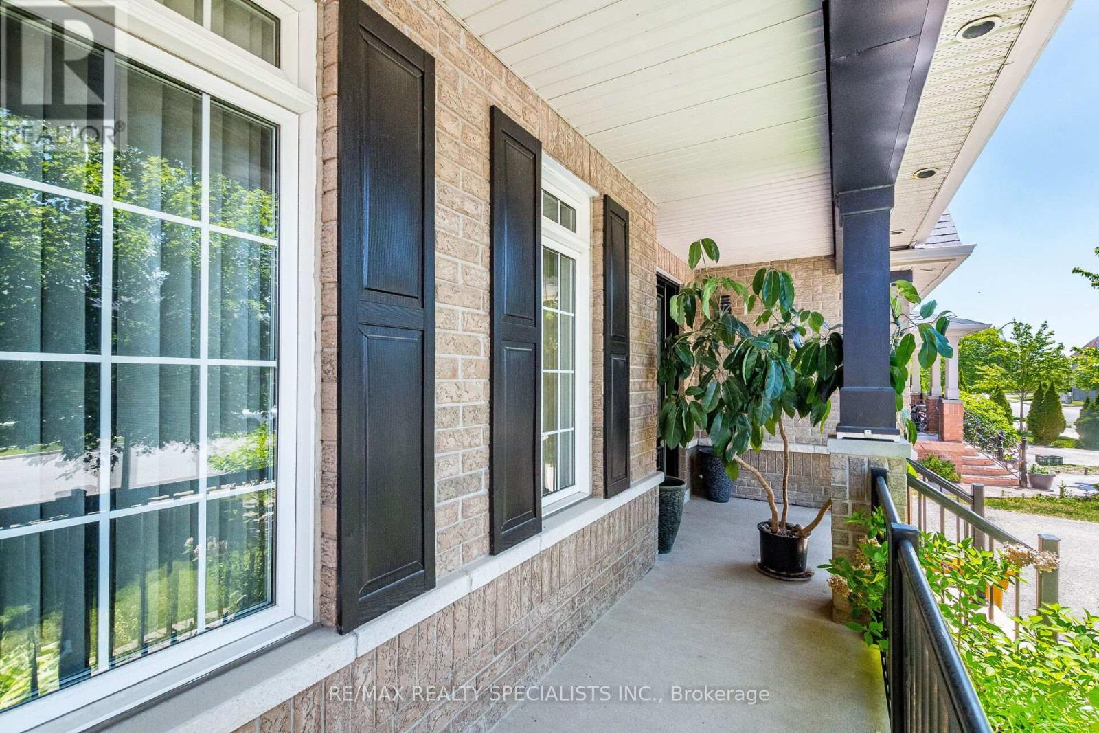 49 Maisonneuve Boulevard, Brampton, Ontario  L6P 1Y7 - Photo 5 - W13830048