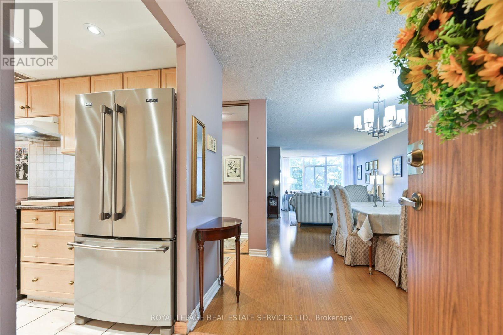 301 - 3100 Kirwin Avenue, Mississauga, Ontario L5A 3S6 - Photo 5 - W13830060