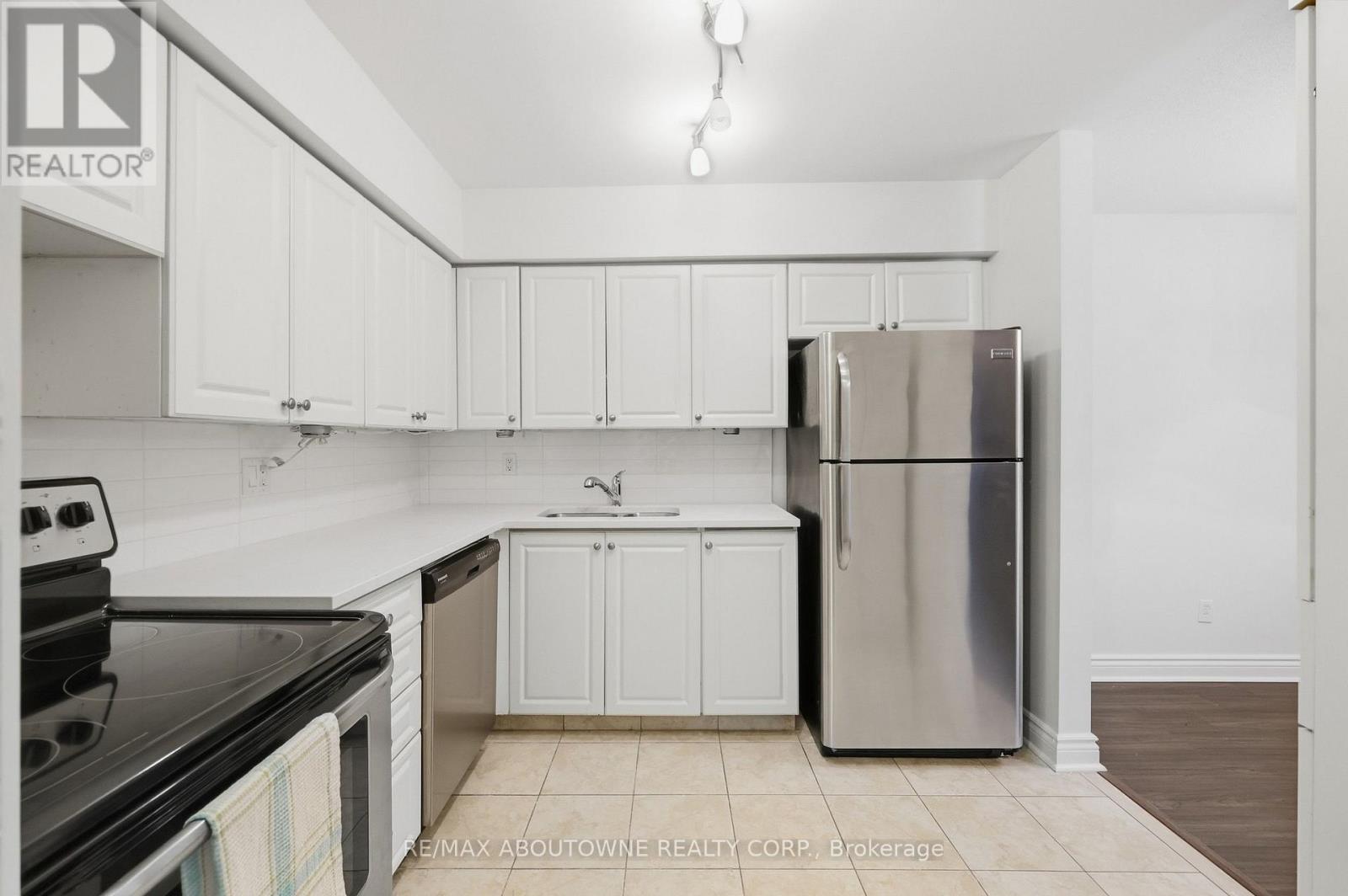 1611 - 1480 Pilgrims Way, Oakville, Ontario  L6M 3G7 - Photo 14 - W13830064