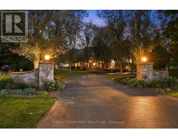 18 BLACKBERRY PLACE, Hamilton, Ontario