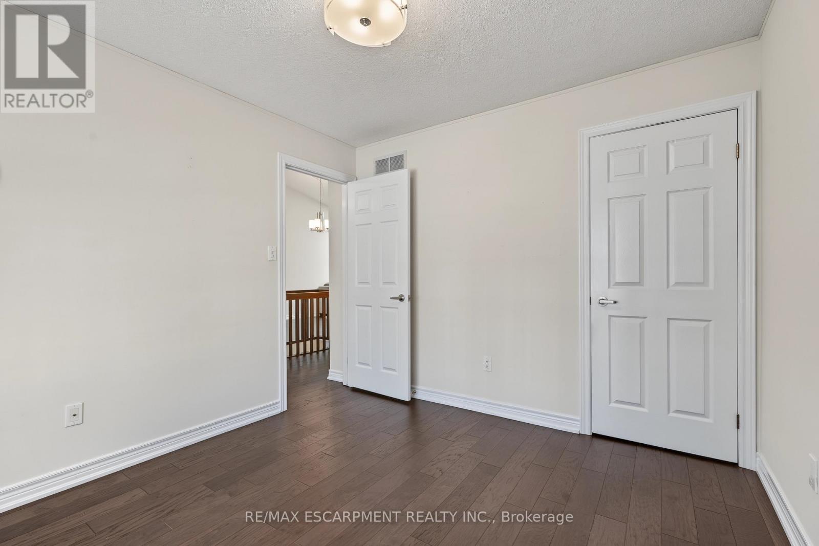 4 - 173 Wilson Street W, Hamilton, Ontario  L9G 1N4 - Photo 7 - X13829998