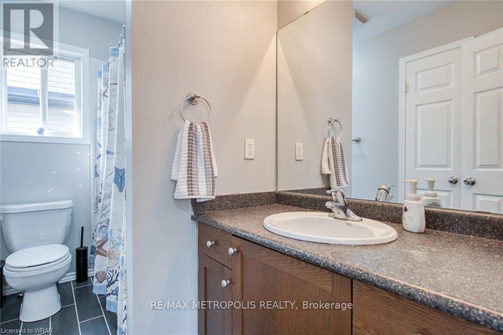 Upper - 1369 Old Zeller Drive, Kitchener, Ontario  N2A 0C6 - Photo 15 - X13830012