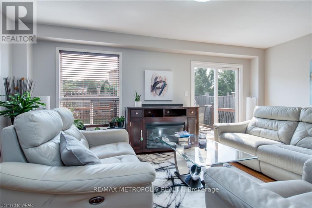 Upper - 1369 Old Zeller Drive, Kitchener, Ontario  N2A 0C6 - Photo 7 - X13830012