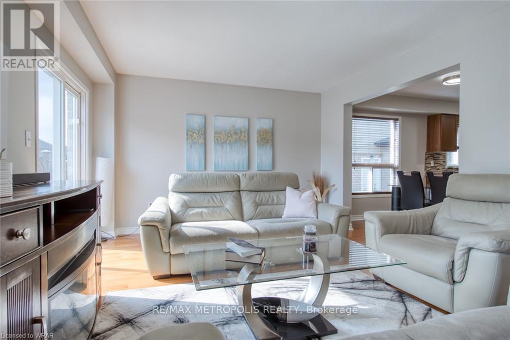 Upper - 1369 Old Zeller Drive, Kitchener, Ontario  N2A 0C6 - Photo 8 - X13830012