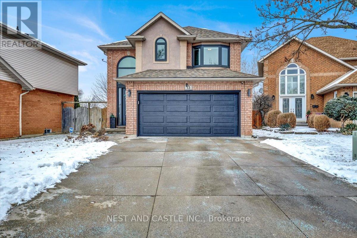 13 TREEVIEW COURT, Hamilton, Ontario
