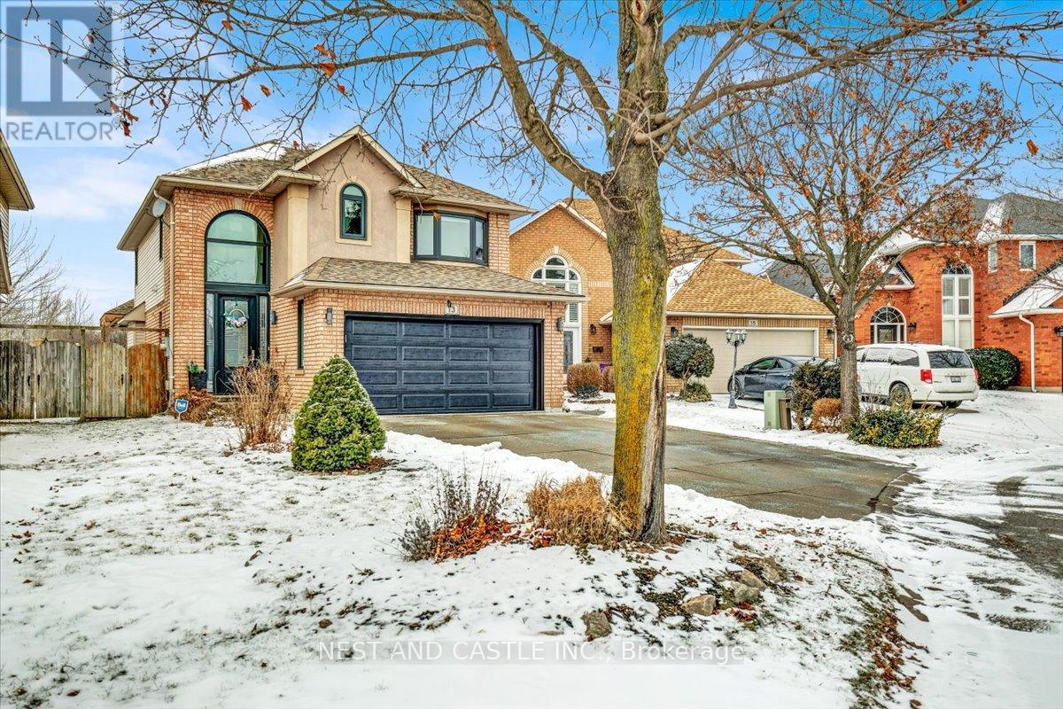 13 Treeview Court, Hamilton, Ontario  L8J 3R7 - Photo 3 - X13830052