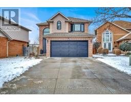 13 TREEVIEW COURT, Hamilton, Ontario