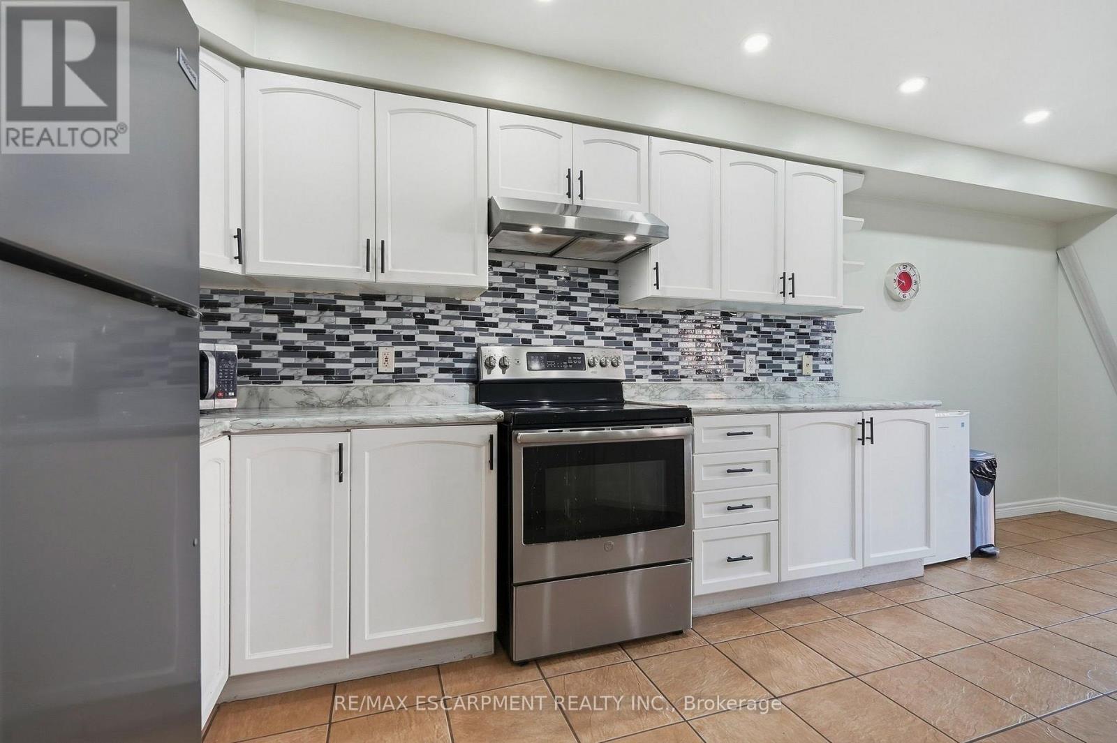 31 Peachwood Crescent, Hamilton, Ontario  L8E 5Z7 - Photo 13 - X13830082