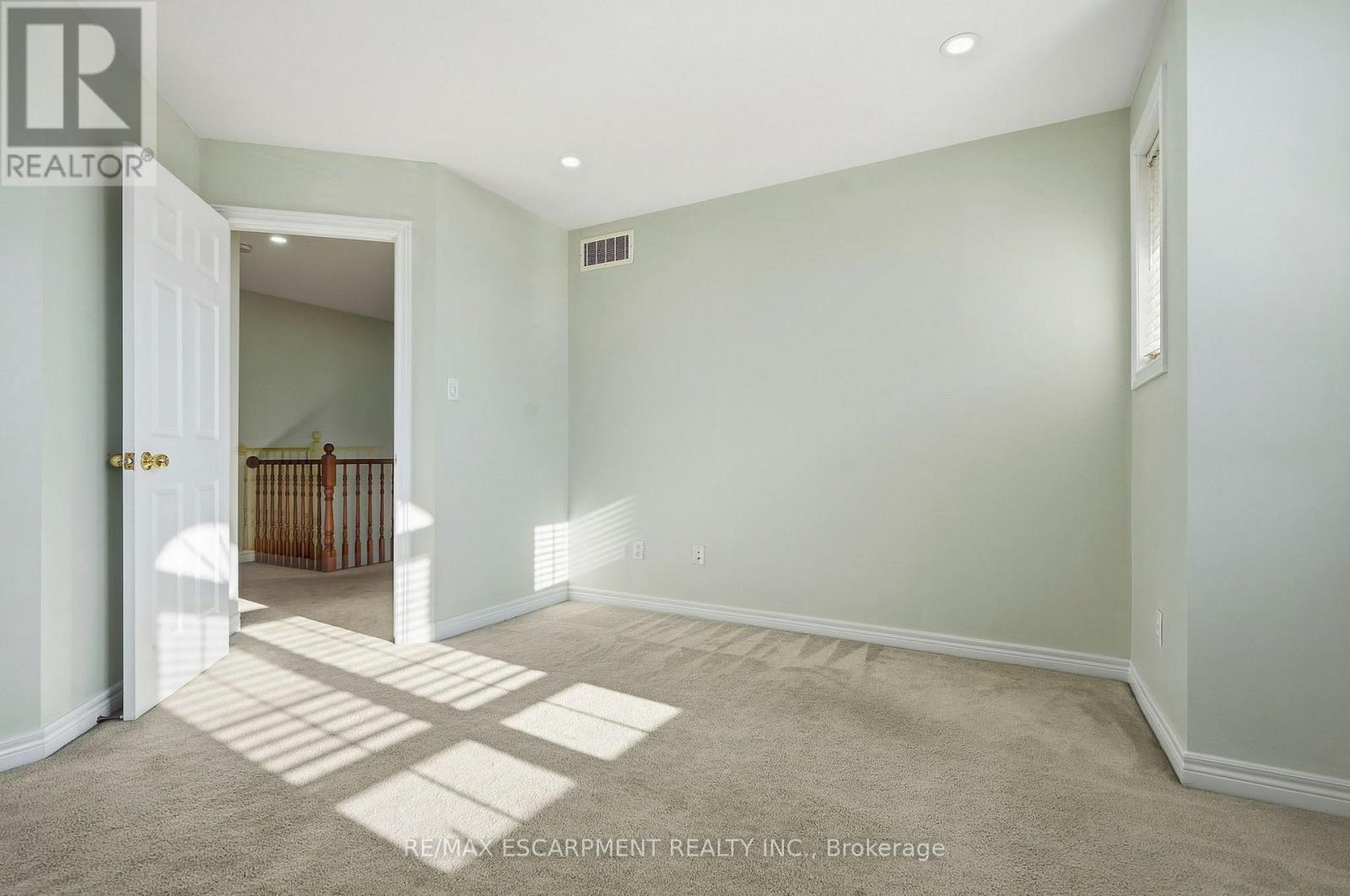 31 Peachwood Crescent, Hamilton, Ontario  L8E 5Z7 - Photo 18 - X13830082