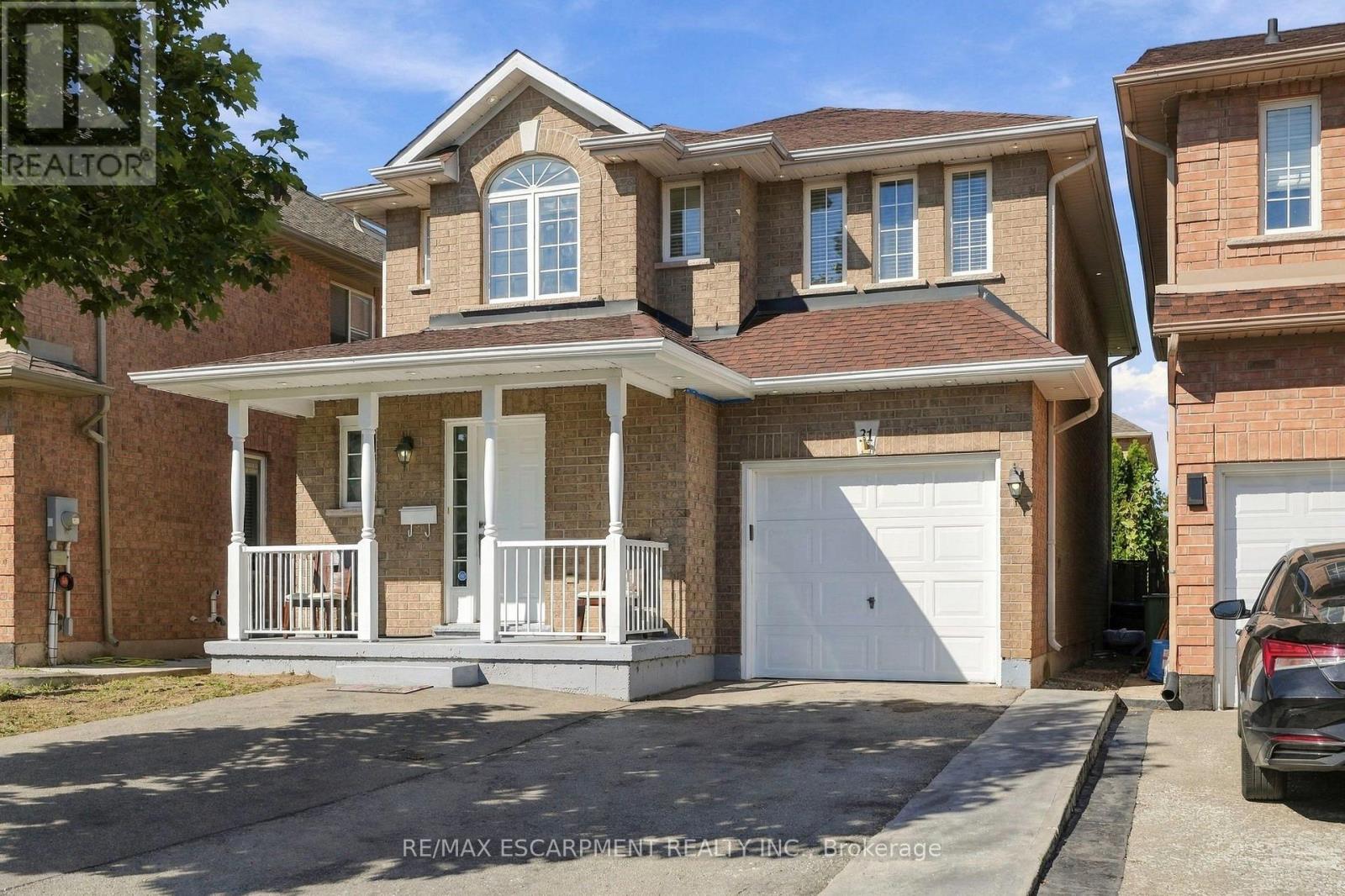 31 Peachwood Crescent, Hamilton, Ontario  L8E 5Z7 - Photo 2 - X13830082