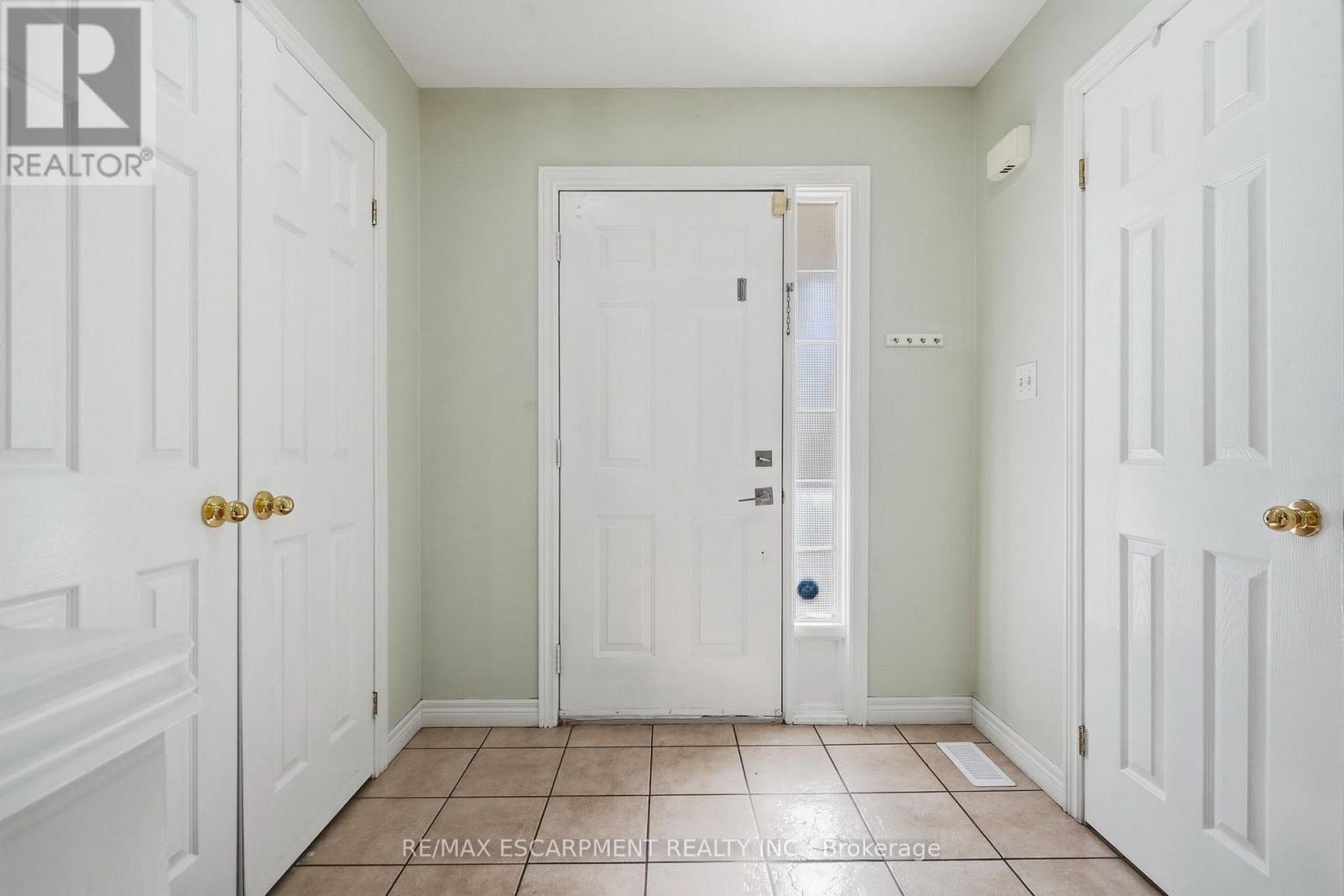 31 Peachwood Crescent, Hamilton, Ontario  L8E 5Z7 - Photo 5 - X13830082