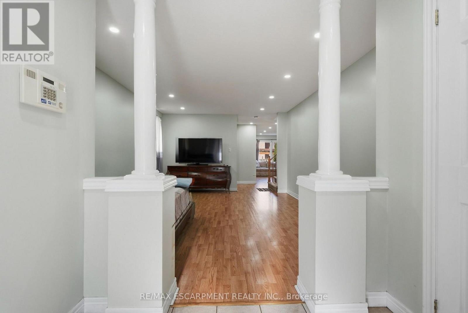 31 Peachwood Crescent, Hamilton, Ontario  L8E 5Z7 - Photo 6 - X13830082