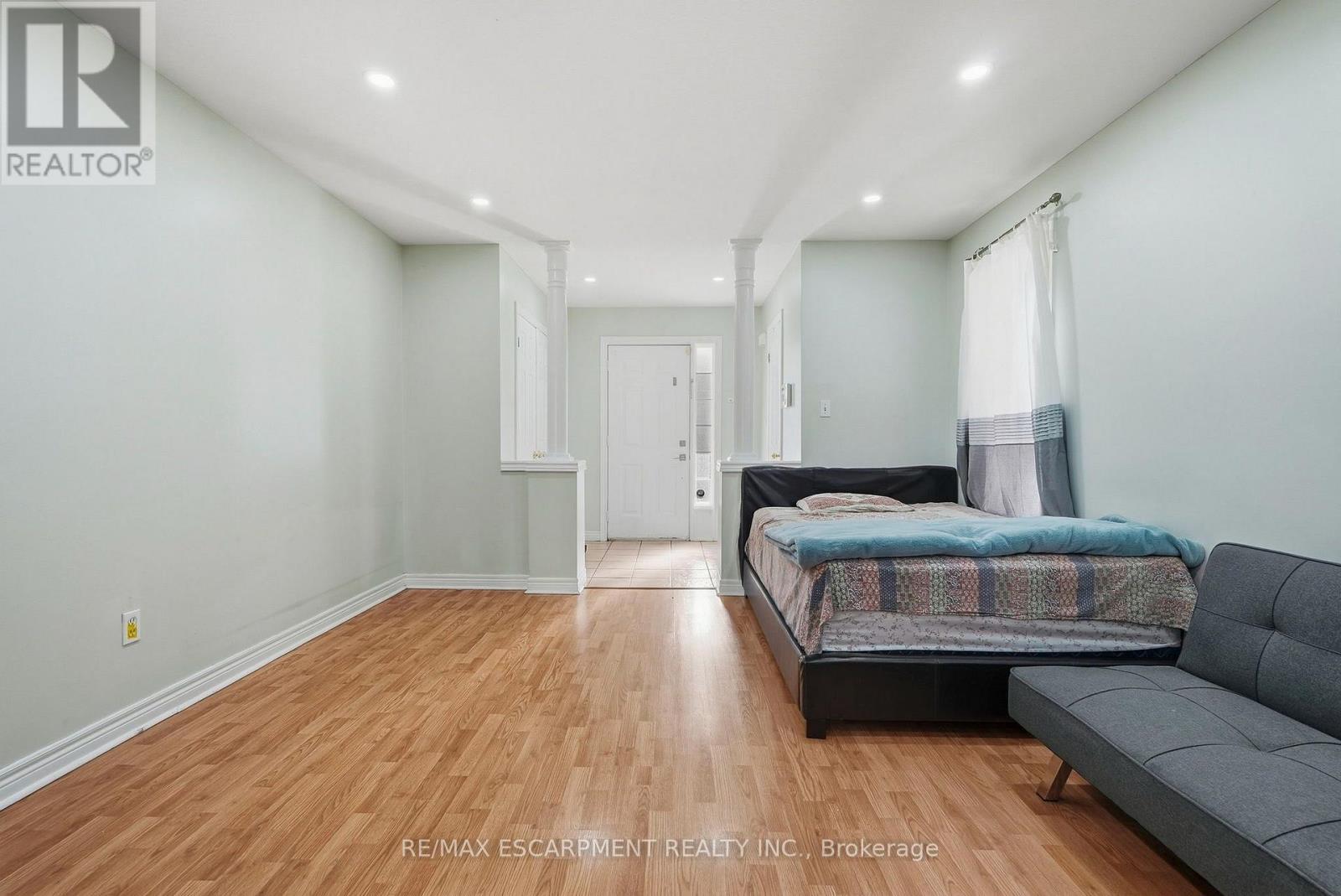 31 Peachwood Crescent, Hamilton, Ontario  L8E 5Z7 - Photo 7 - X13830082