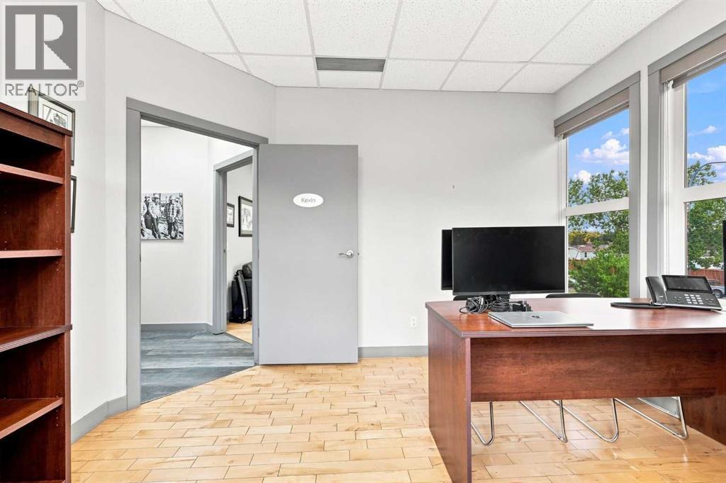 201, 30 Crystalridge Drive