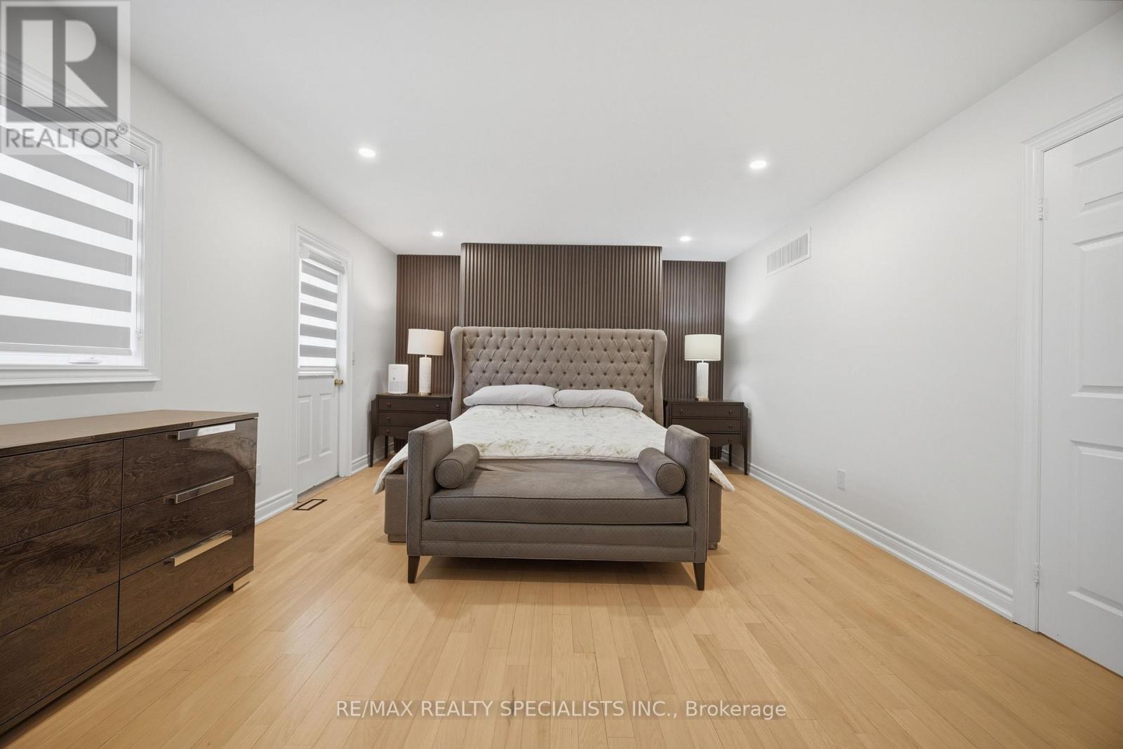 57 Fairview Road W, Mississauga, Ontario  L5B 1K7 - Photo 23 - W13040146