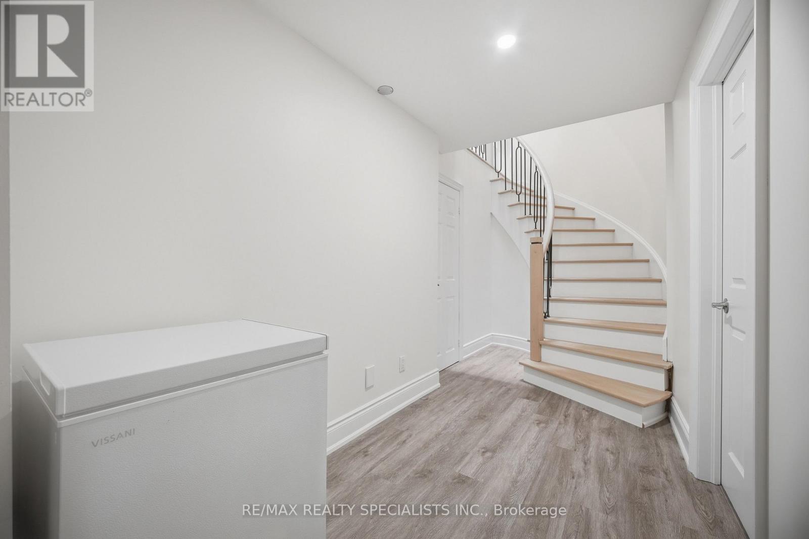 57 Fairview Road W, Mississauga, Ontario  L5B 1K7 - Photo 35 - W13040146