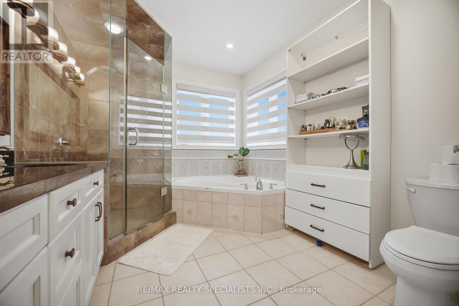 57 Fairview Road W, Mississauga, Ontario  L5B 1K7 - Photo 25 - W13040146