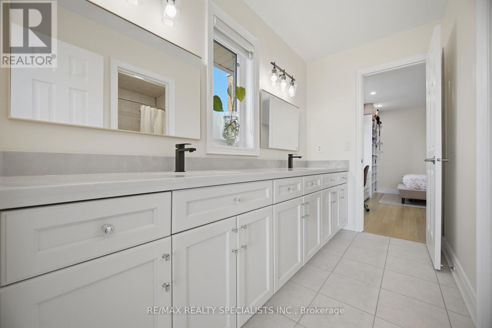 57 Fairview Road W, Mississauga, Ontario  L5B 1K7 - Photo 33 - W13040146