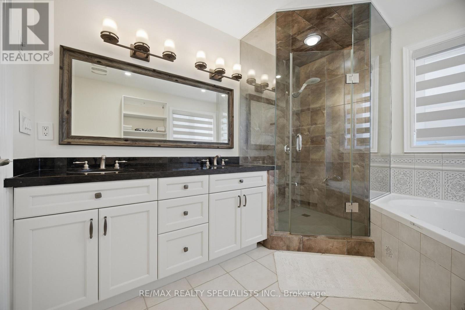57 Fairview Road W, Mississauga, Ontario  L5B 1K7 - Photo 26 - W13040146