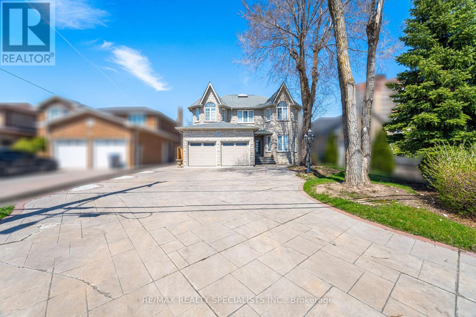 57 Fairview Road W, Mississauga, Ontario  L5B 1K7 - Photo 3 - W13040146