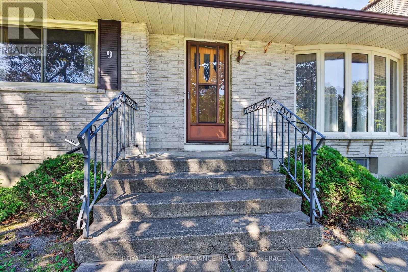 9 Dianna Street, Kingston, Ontario  K7L 4V1 - Photo 5 - X13829764