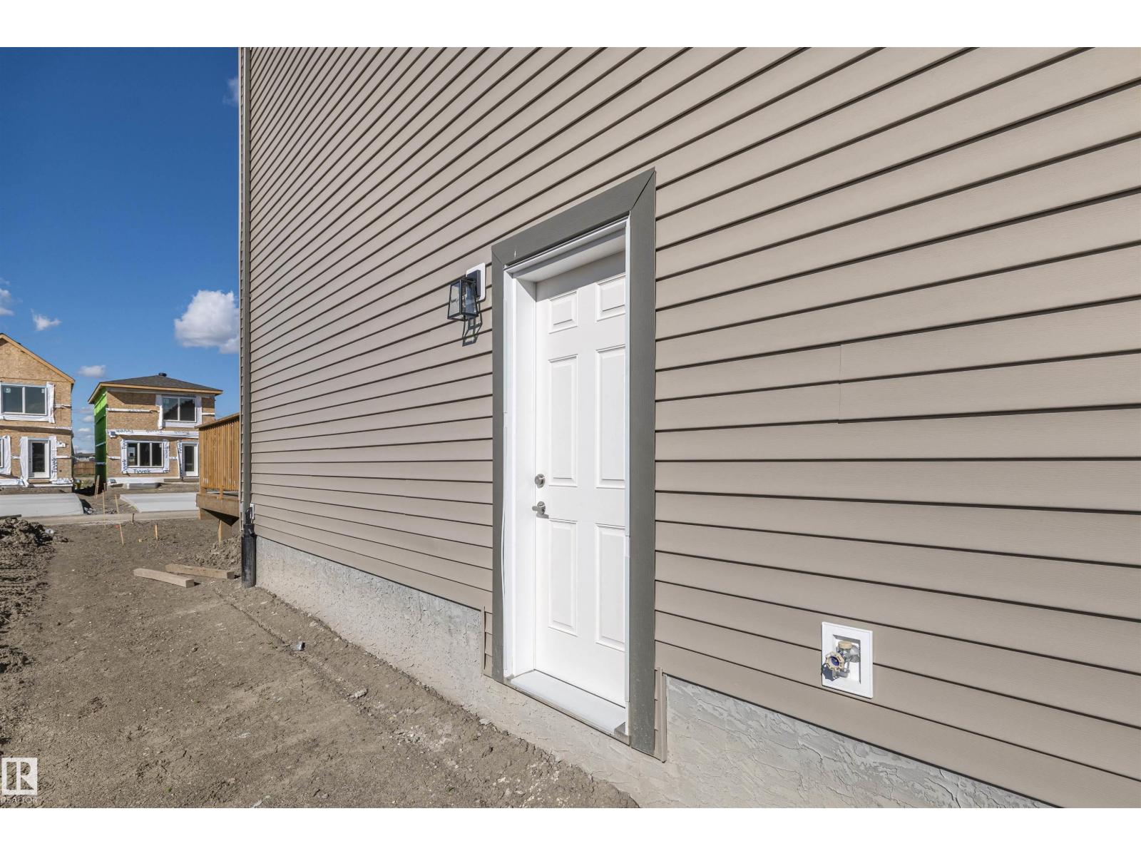 20830 15A AV NW