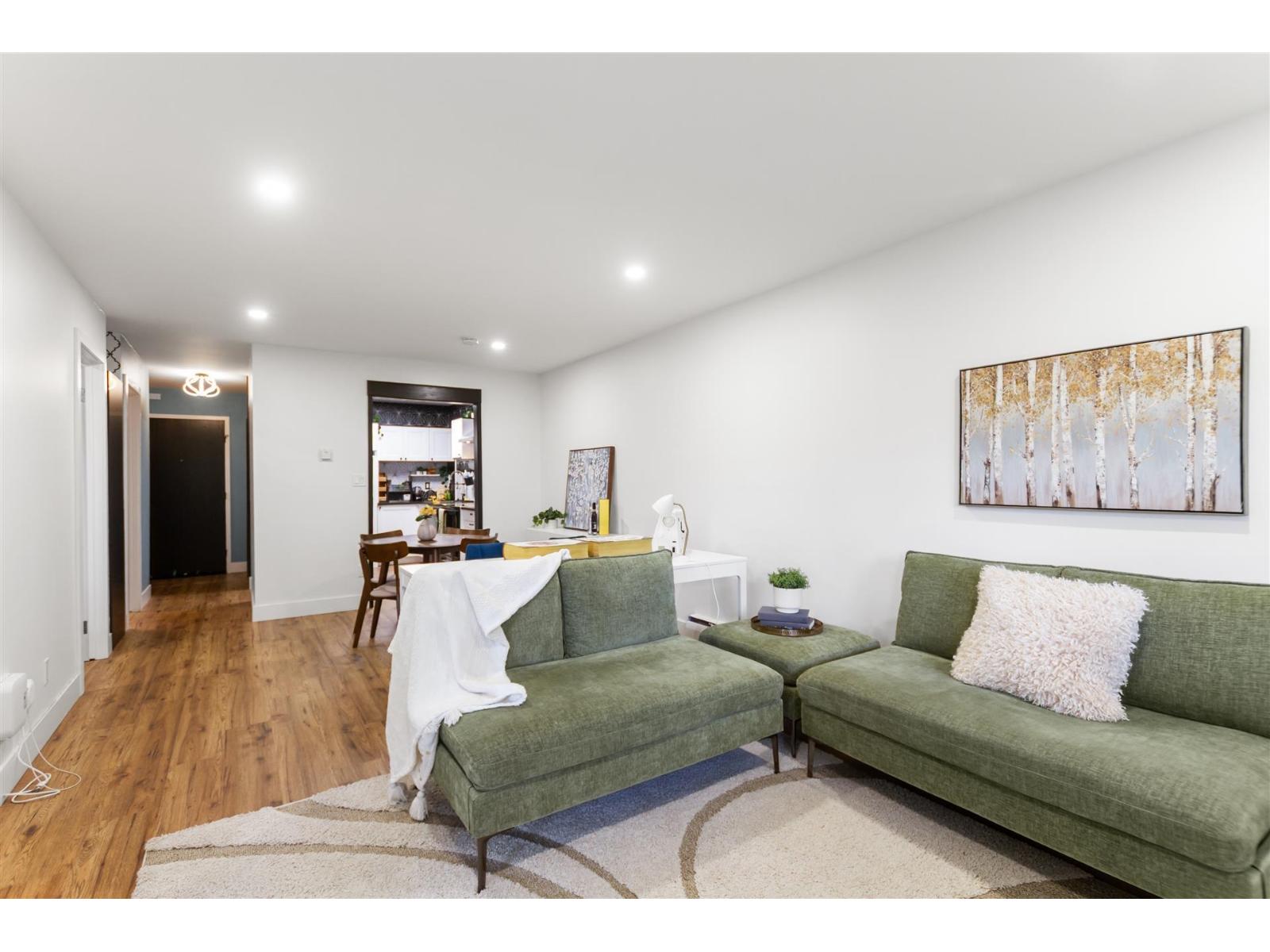 301 1561 Vidal Street, White Rock, British Columbia  V4B 5A7 - Photo 8 - R3169390
