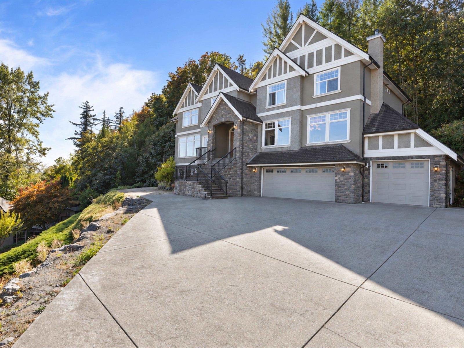 2651 Stonecroft Drive, Abbotsford, British Columbia  V3G 1K8 - Photo 2 - R3169668