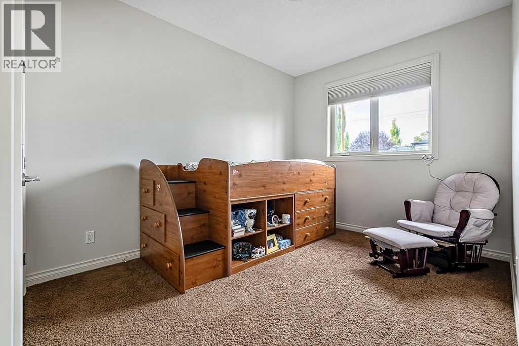 1134 17 Avenue NW